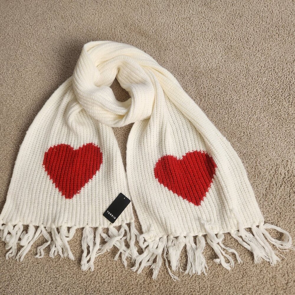 NWT Heart Scarf Knit Torrid
